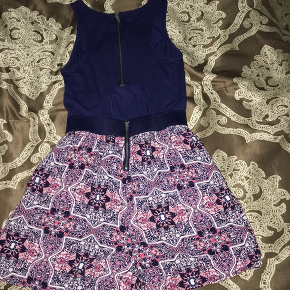 A cute printed romper - Picture 2 of 4